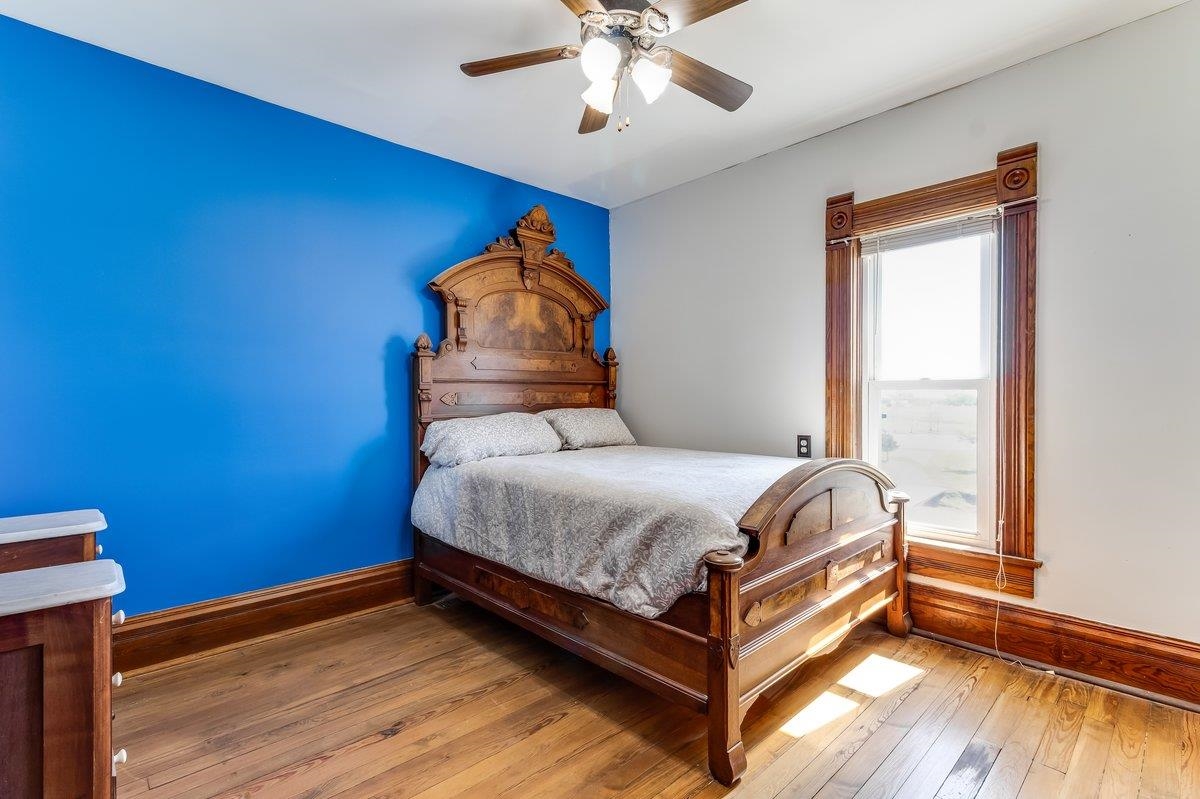 Welcome to a Once-in-a-Lifetime Luxury Country EstateWhere Storybook C – image 18