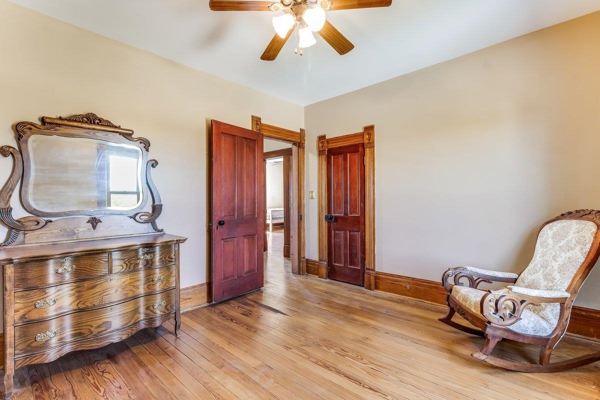 Welcome to a Once-in-a-Lifetime Luxury Country EstateWhere Storybook C – image 19