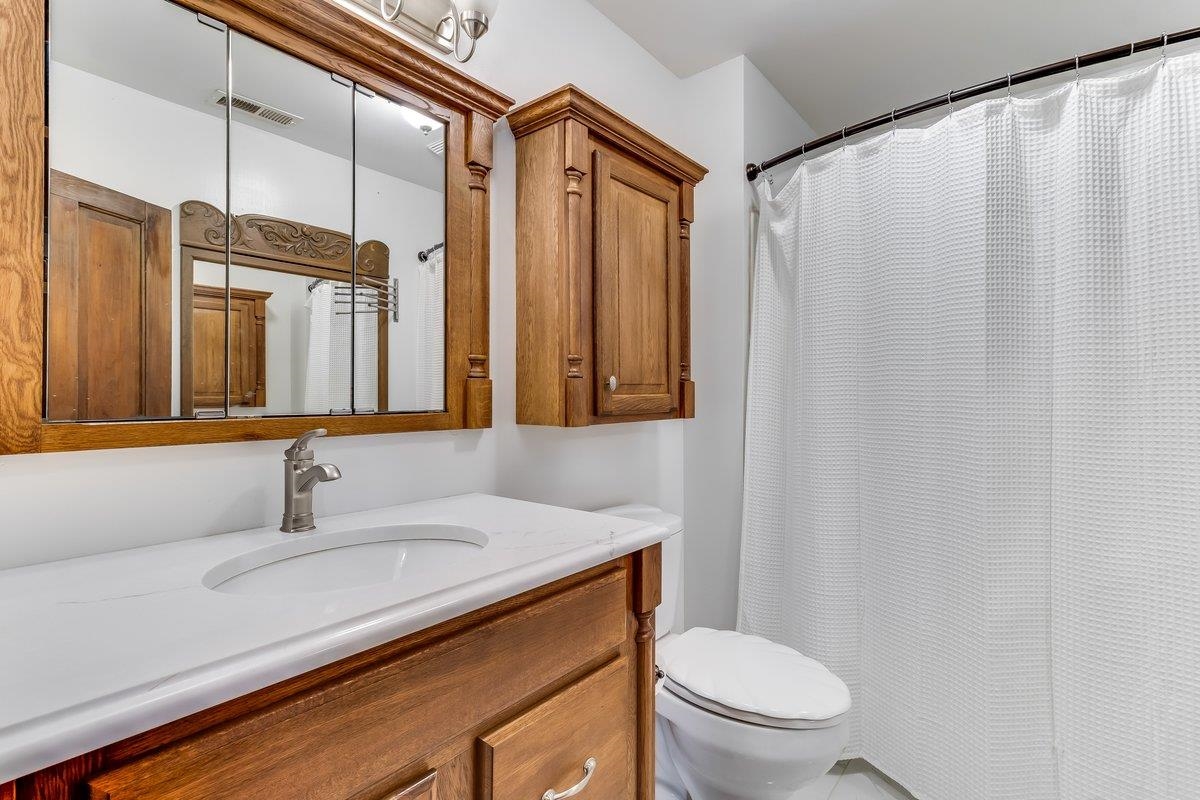 Welcome to a Once-in-a-Lifetime Luxury Country EstateWhere Storybook C – image 20