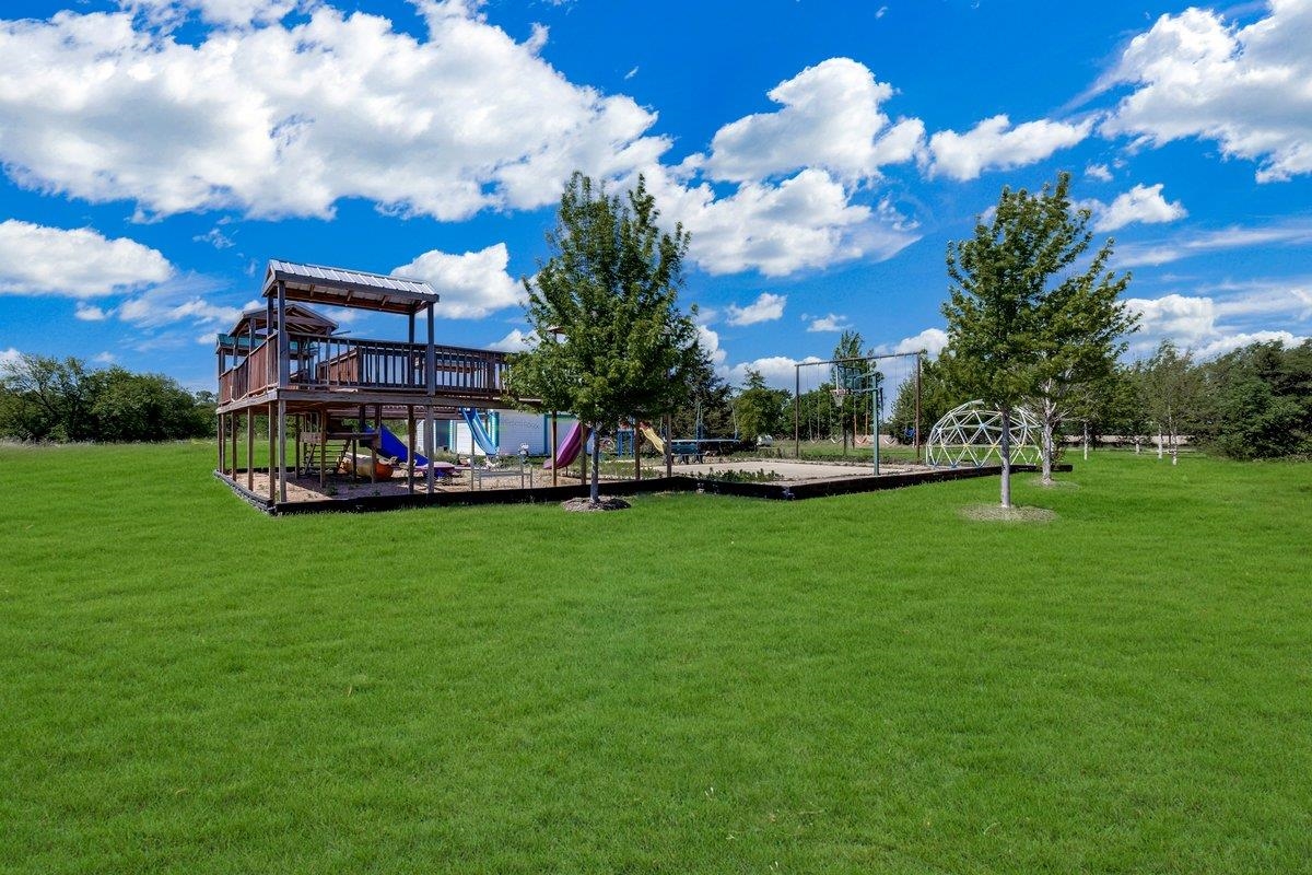 Welcome to a Once-in-a-Lifetime Luxury Country EstateWhere Storybook C – image 26
