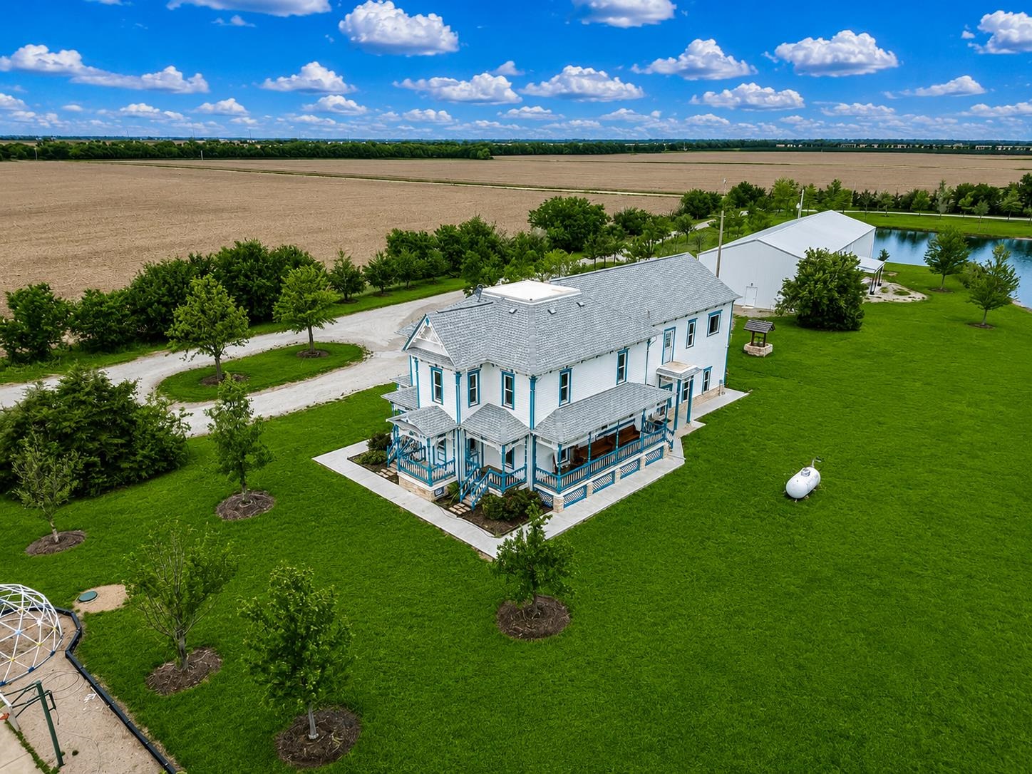 Welcome to a Once-in-a-Lifetime Luxury Country EstateWhere Storybook C – image 3