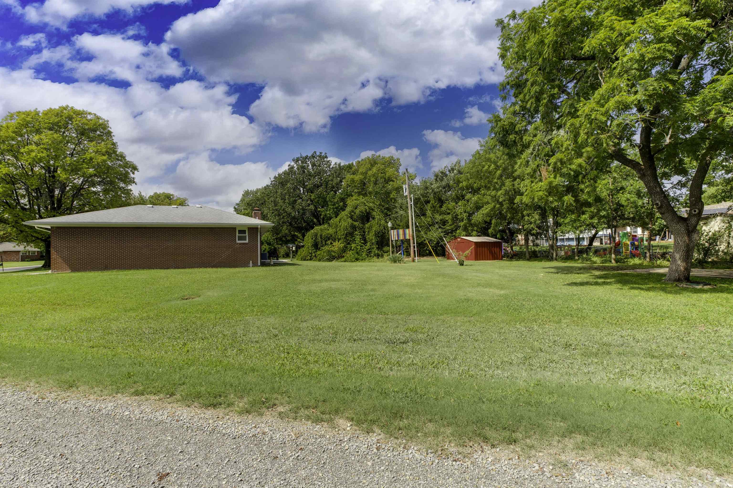 559 N Angle Ln, Andover, Kansas image 30