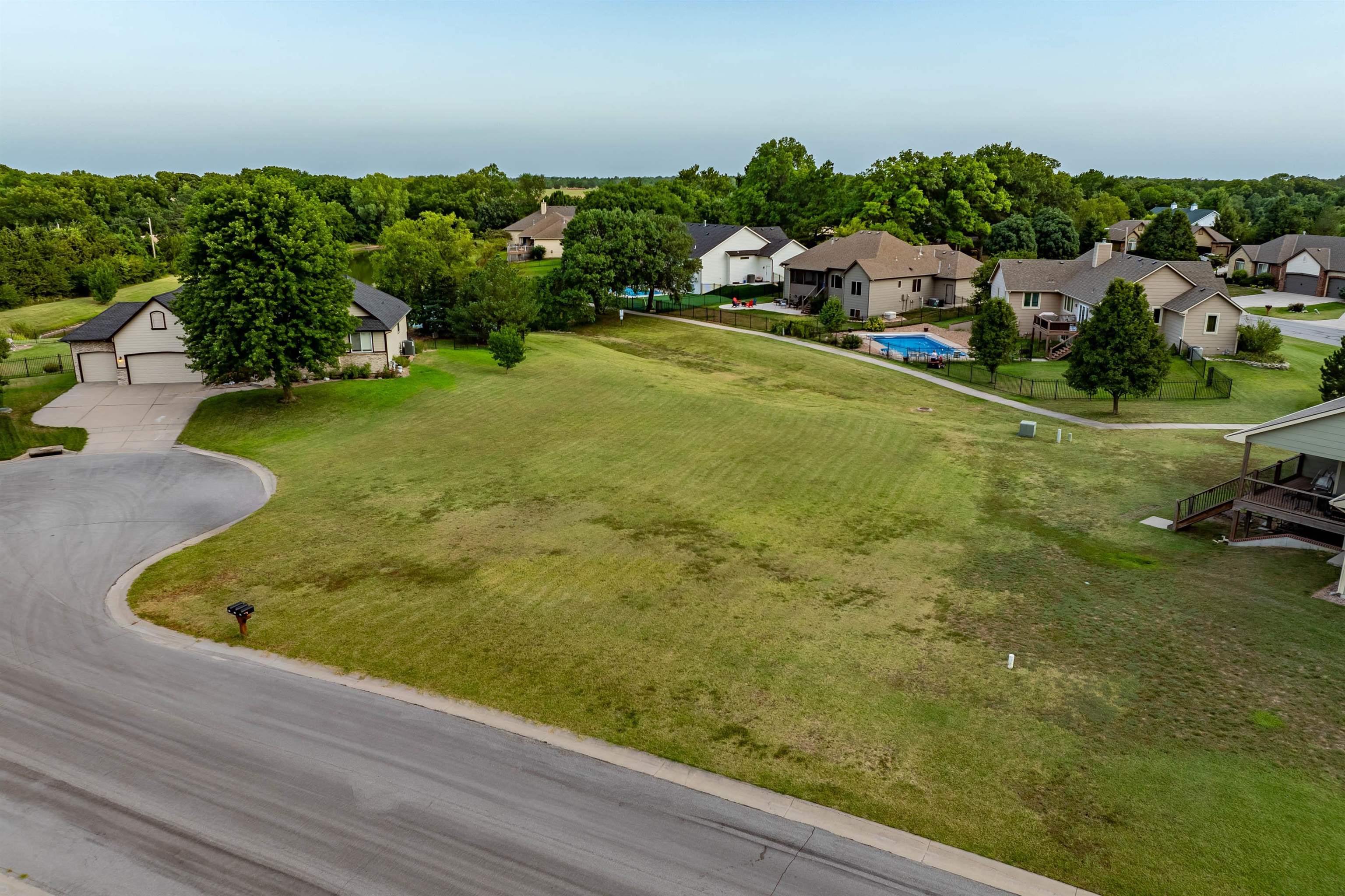 607 E Aspen Creek Ct, Andover, Kansas image 1