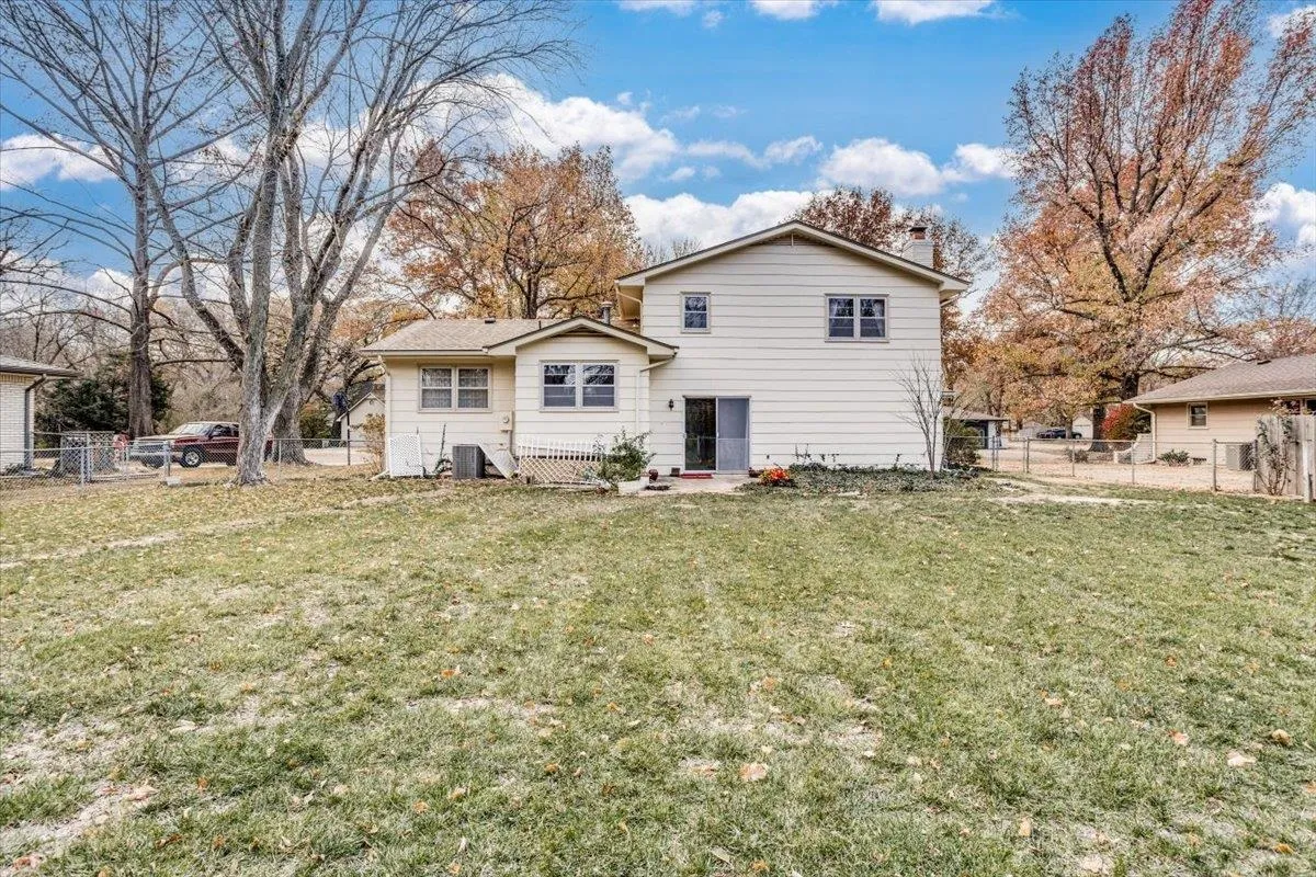 Derby, Kansas 67037, United States, 3 Bedrooms Bedrooms, ,3 BathroomsBathrooms,Residential,Pending,28831