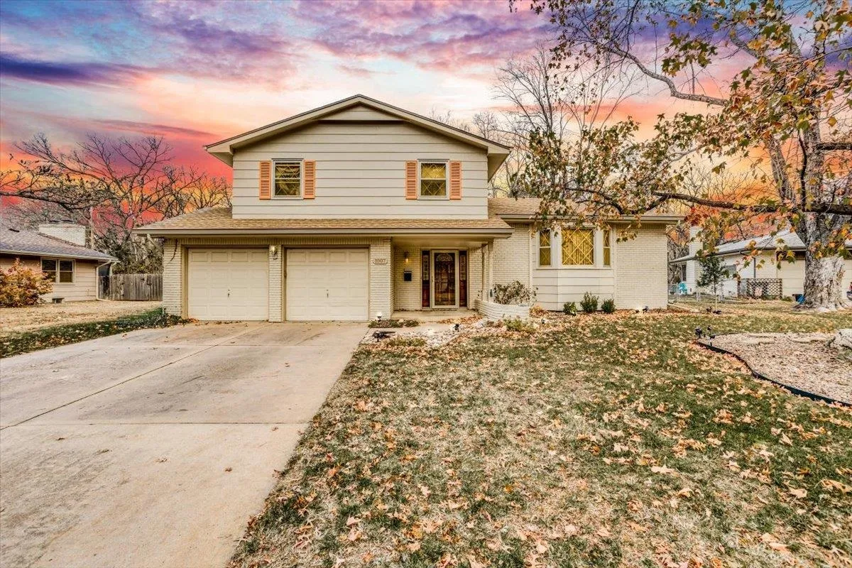 Derby, Kansas 67037, United States, 3 Bedrooms Bedrooms, ,3 BathroomsBathrooms,Residential,Pending,28831