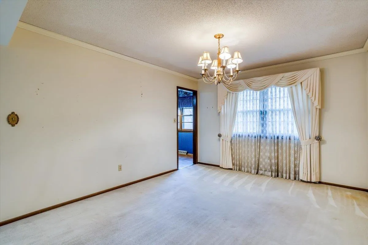 Derby, Kansas 67037, United States, 3 Bedrooms Bedrooms, ,3 BathroomsBathrooms,Residential,Pending,28831