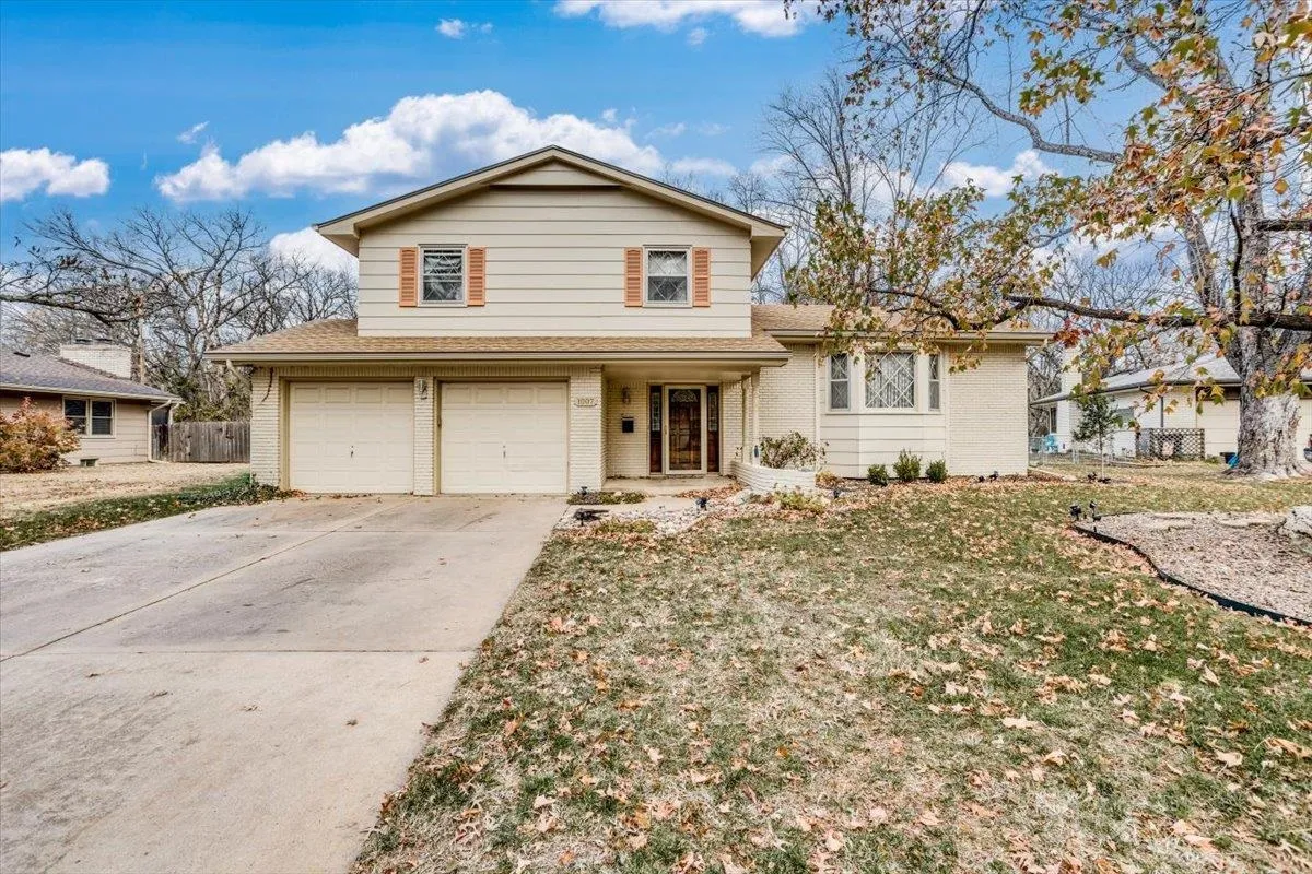 Derby, Kansas 67037, United States, 3 Bedrooms Bedrooms, ,3 BathroomsBathrooms,Residential,Pending,28831