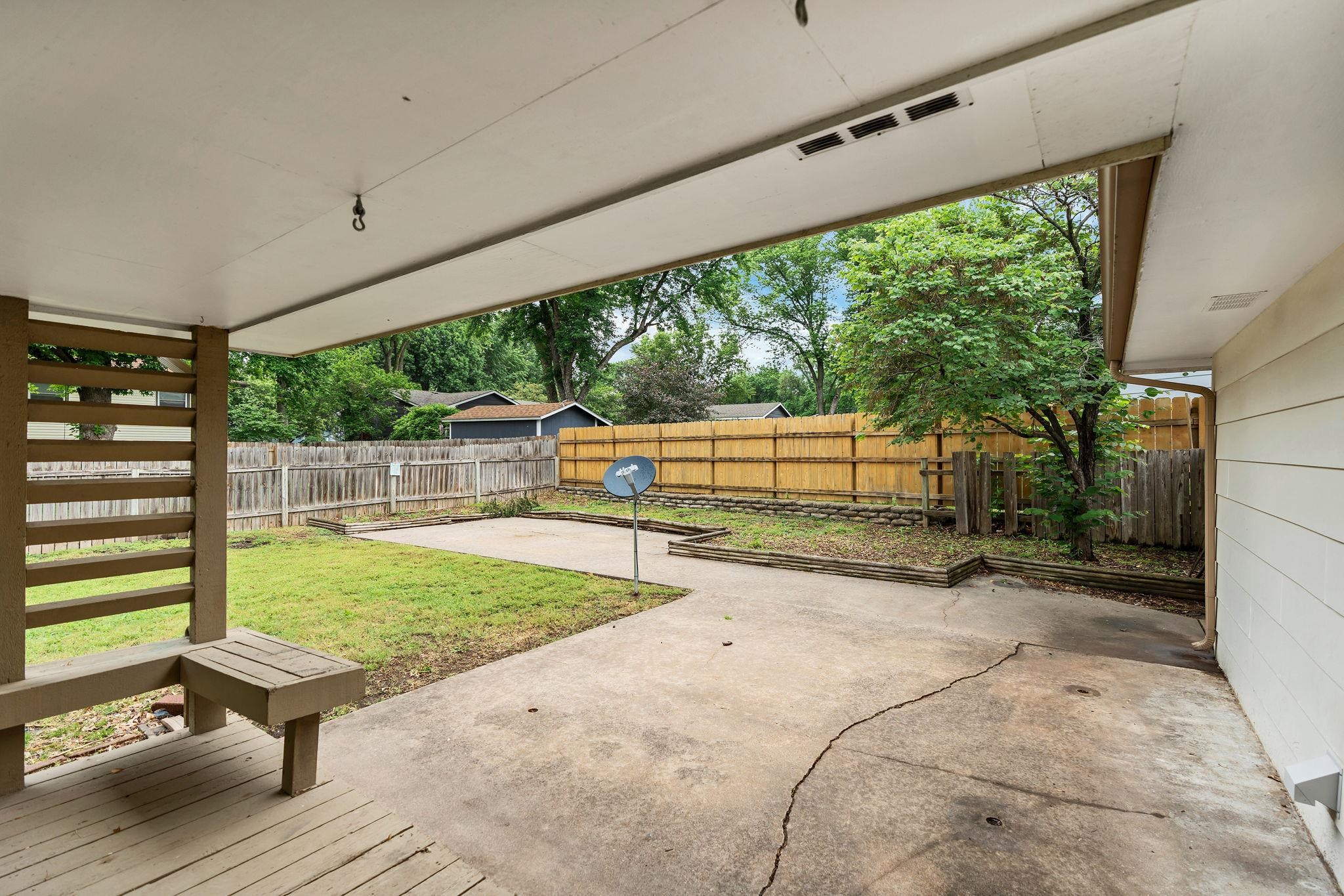 1306 N Brookfield Ln, Derby, Kansas image 32