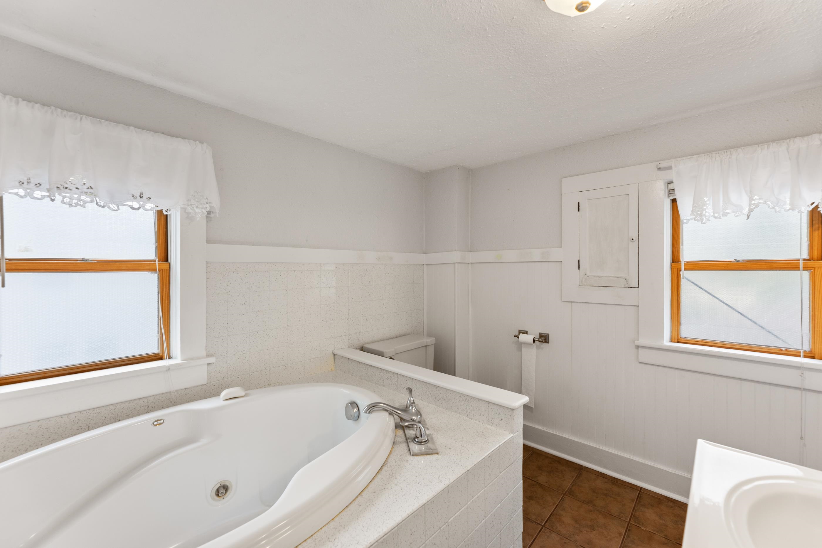 415 E 4th St, Newton, Kansas image 25
