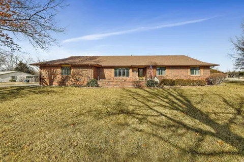 28 N Lakeside Dr, Augusta, KS 67010 - MLS#: 650514