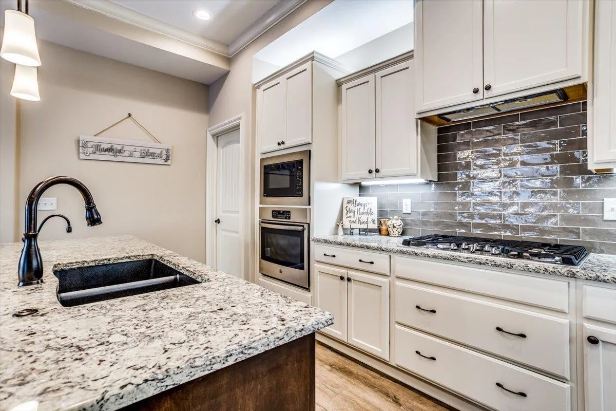 Derby, Kansas 67037, United States, 2 Bedrooms Bedrooms, ,2 BathroomsBathrooms,Residential,Pending,21760