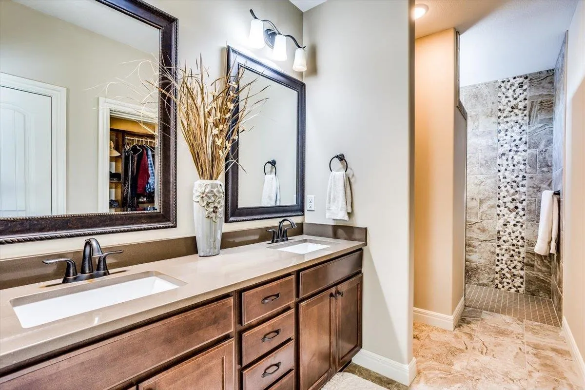 Derby, Kansas 67037, United States, 2 Bedrooms Bedrooms, ,2 BathroomsBathrooms,Residential,Pending,21760