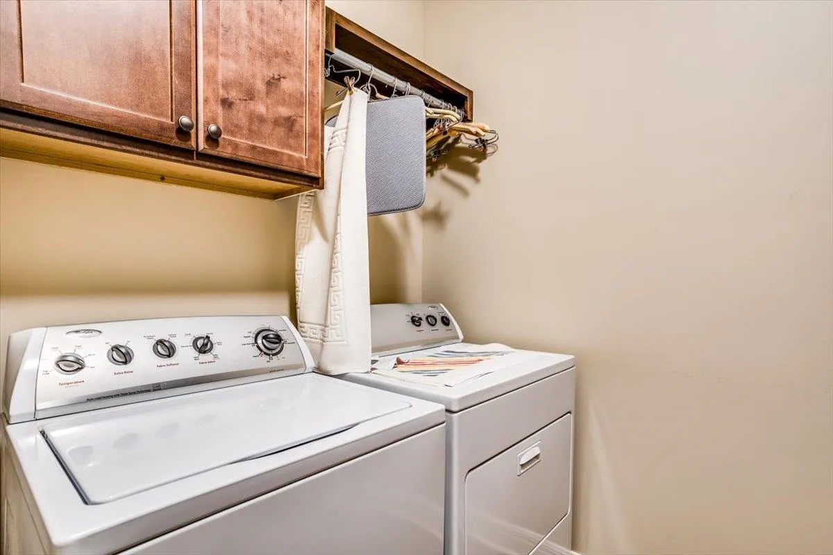 Derby, Kansas 67037, United States, 2 Bedrooms Bedrooms, ,2 BathroomsBathrooms,Residential,Pending,21760