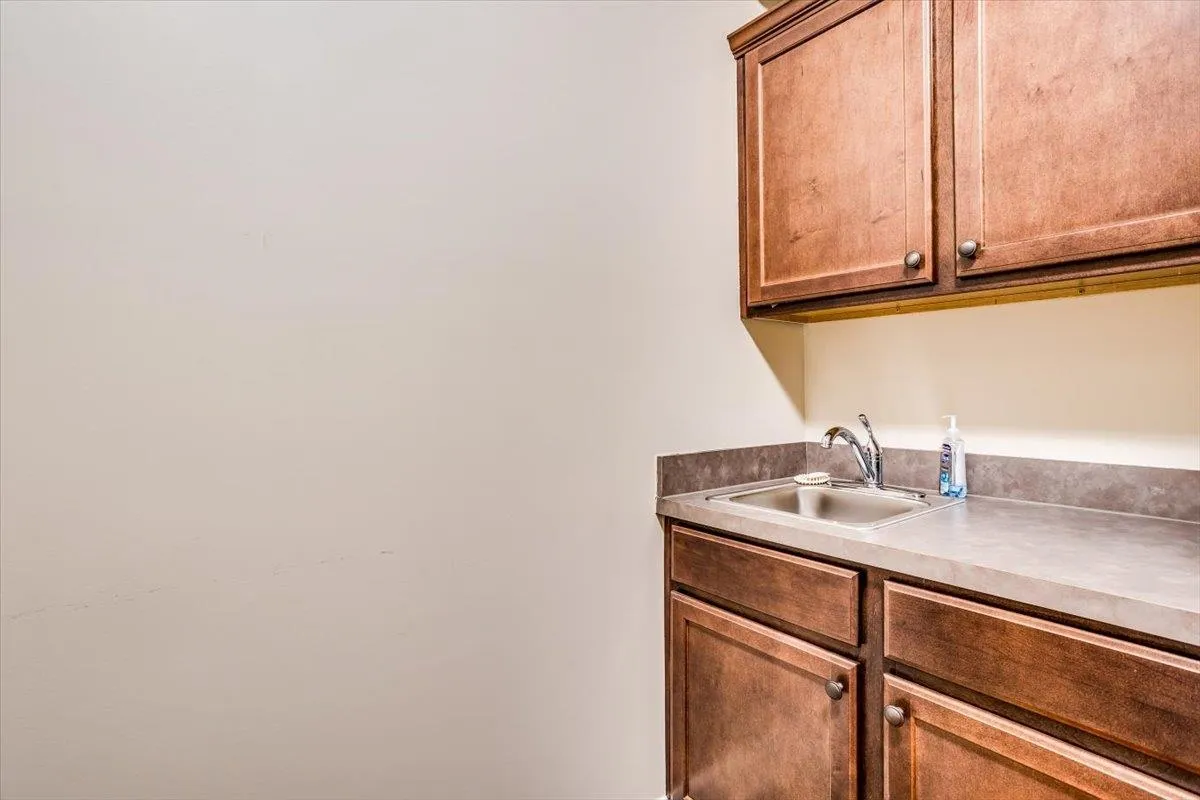 Derby, Kansas 67037, United States, 2 Bedrooms Bedrooms, ,2 BathroomsBathrooms,Residential,Pending,21760