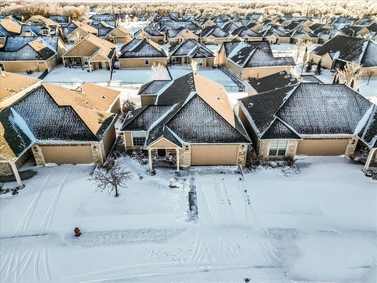 Derby, Kansas 67037, United States, 2 Bedrooms Bedrooms, ,2 BathroomsBathrooms,Residential,Pending,21760