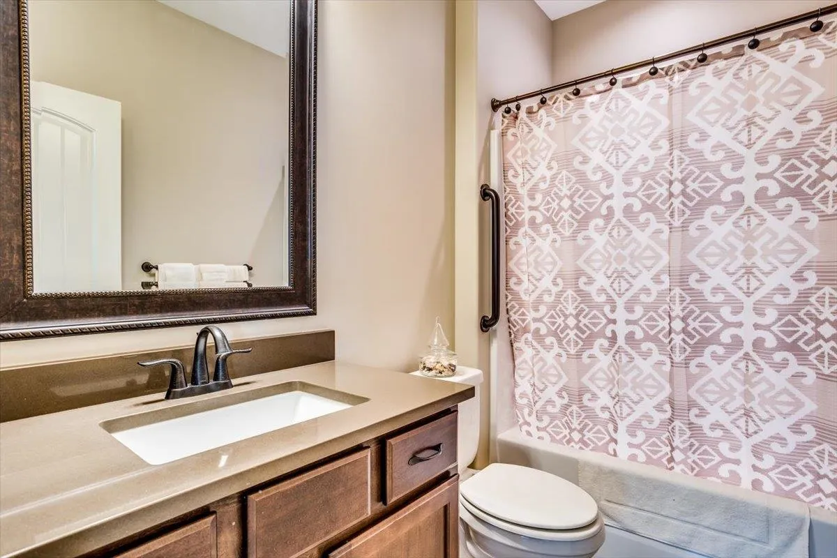 Derby, Kansas 67037, United States, 2 Bedrooms Bedrooms, ,2 BathroomsBathrooms,Residential,Pending,21760