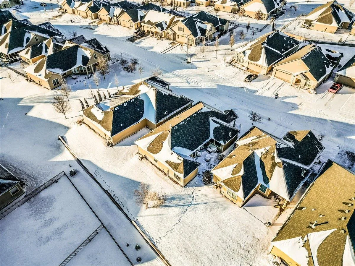 Derby, Kansas 67037, United States, 2 Bedrooms Bedrooms, ,2 BathroomsBathrooms,Residential,Pending,21760