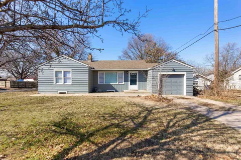 1027 S Pine St, Newton, KS MLS: 652030