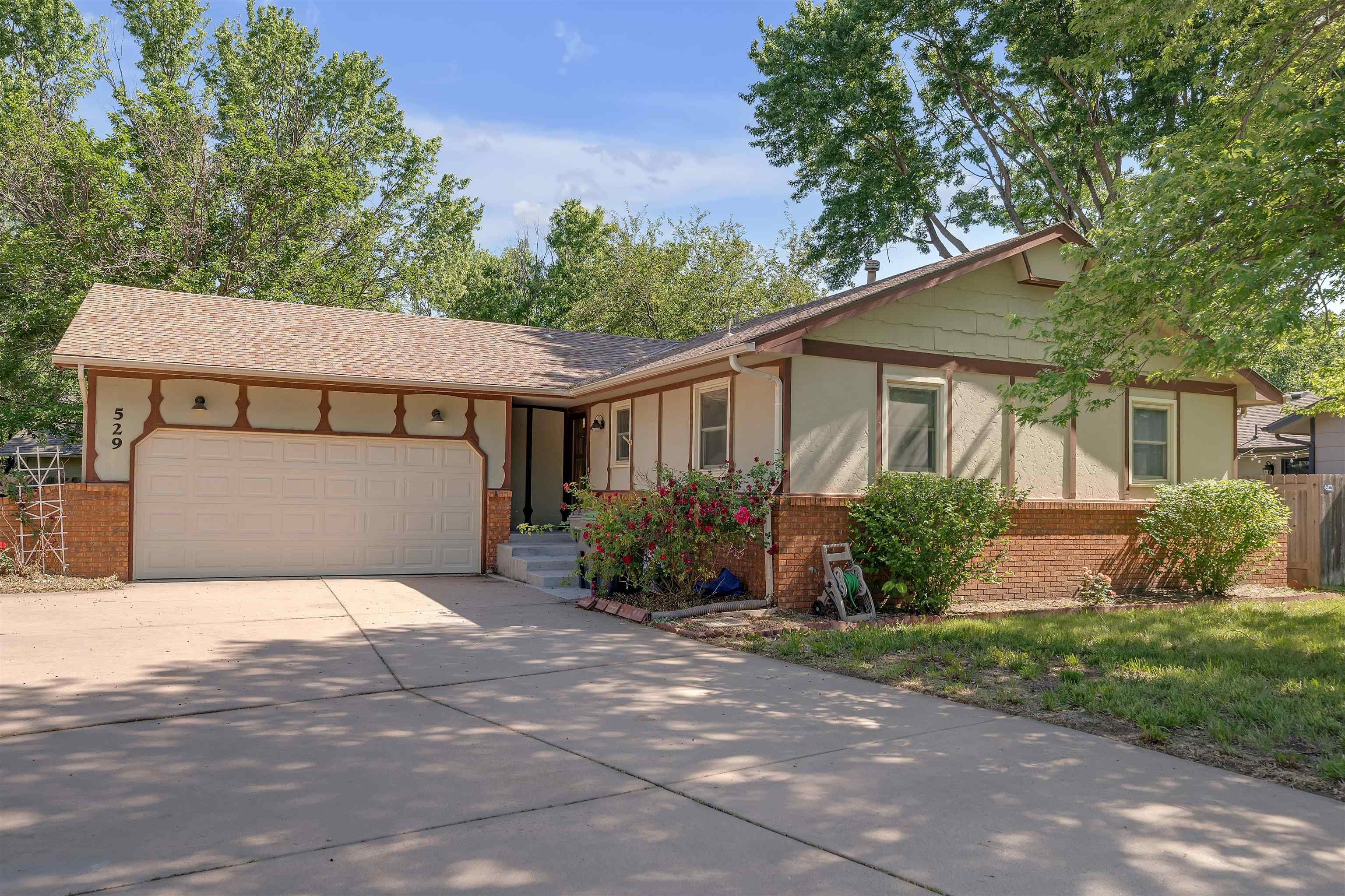 529 N Covington Ct, Wichita, Kansas image 2