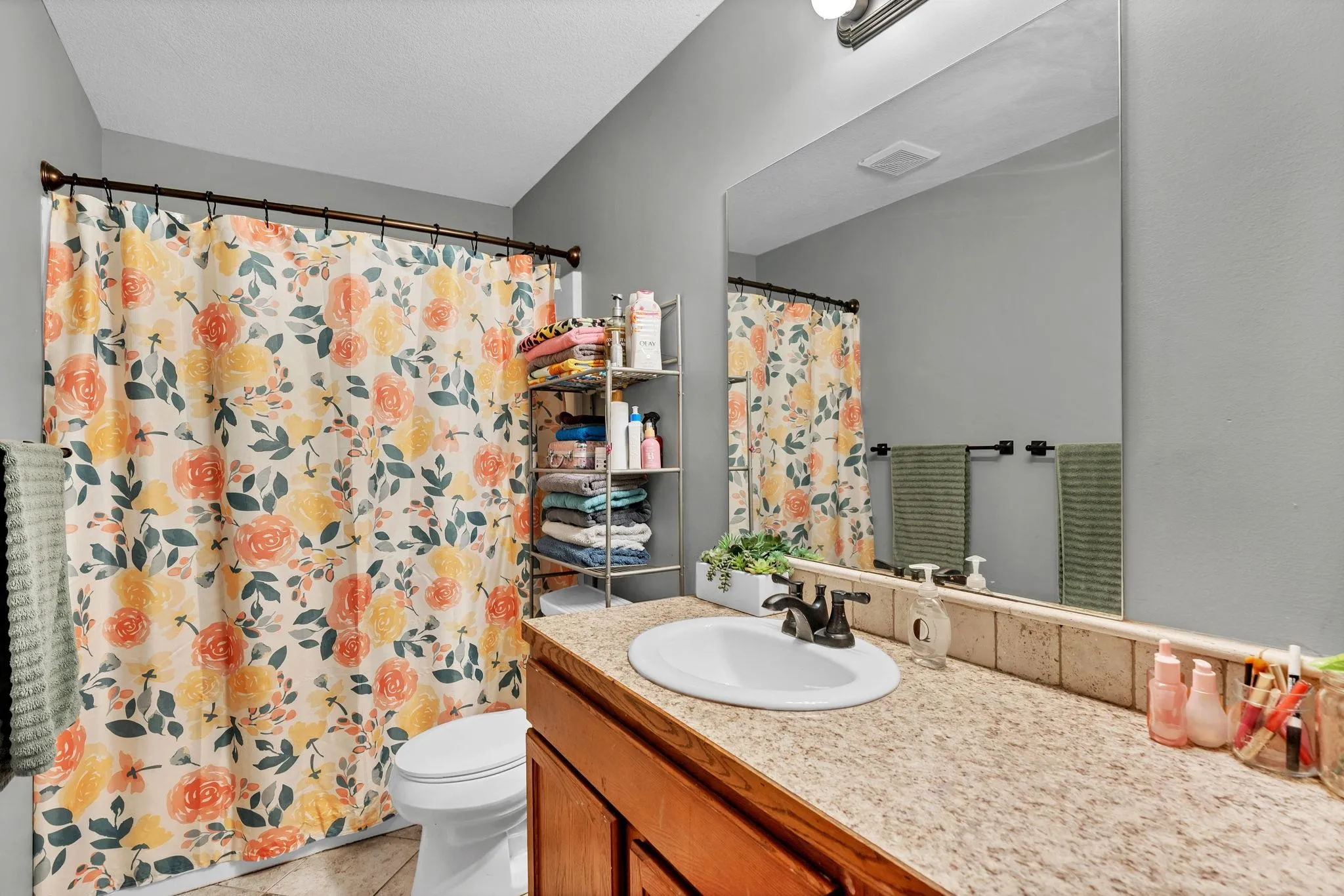 Towanda, Kansas 67144, United States, 6 Bedrooms Bedrooms, ,4 BathroomsBathrooms,Residential,Active,181914