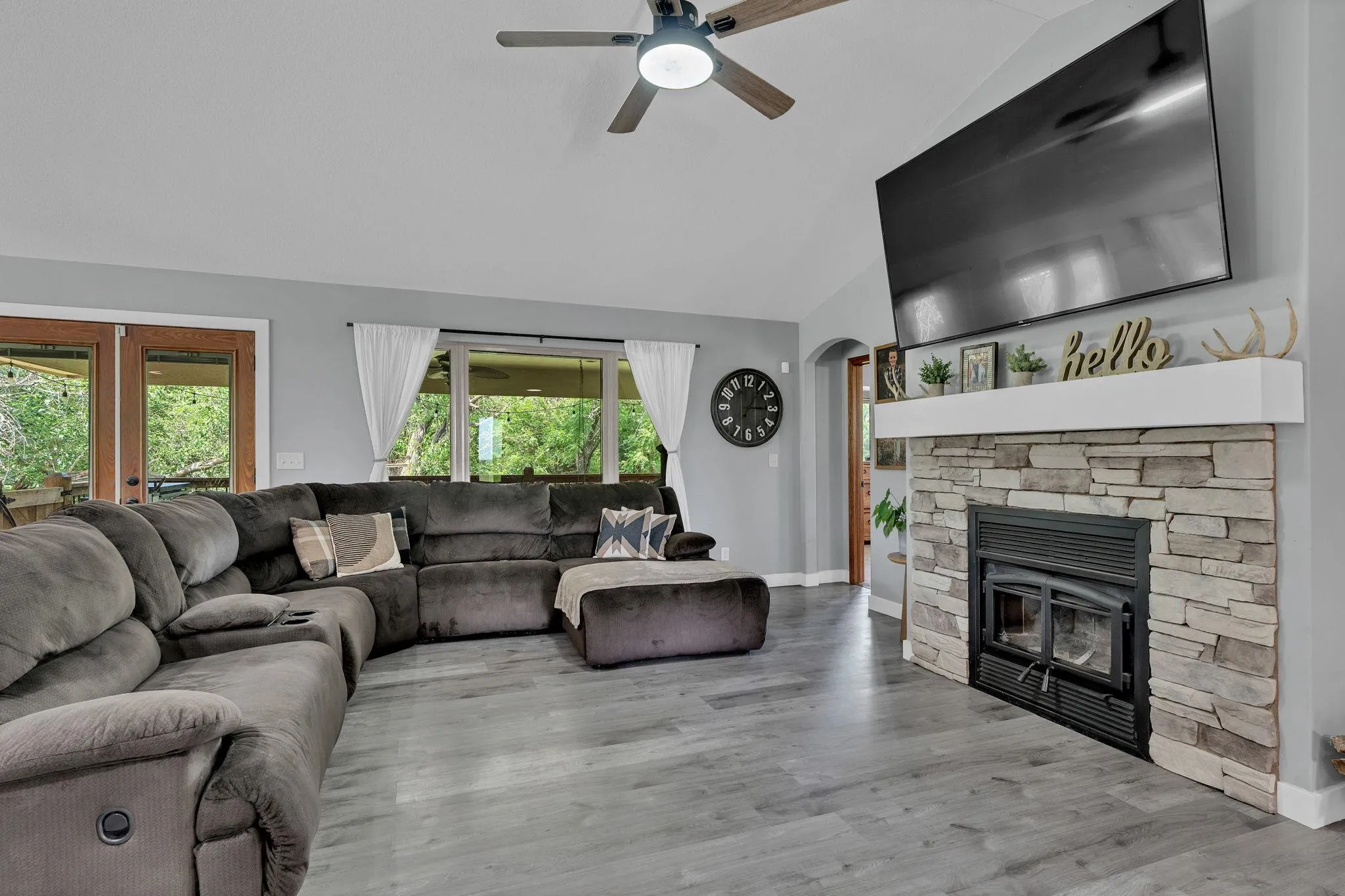 Towanda, Kansas 67144, United States, 6 Bedrooms Bedrooms, ,4 BathroomsBathrooms,Residential,Active,181914