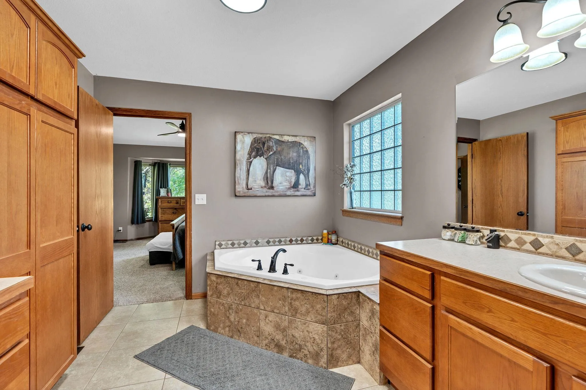 Towanda, Kansas 67144, United States, 6 Bedrooms Bedrooms, ,4 BathroomsBathrooms,Residential,Active,181914