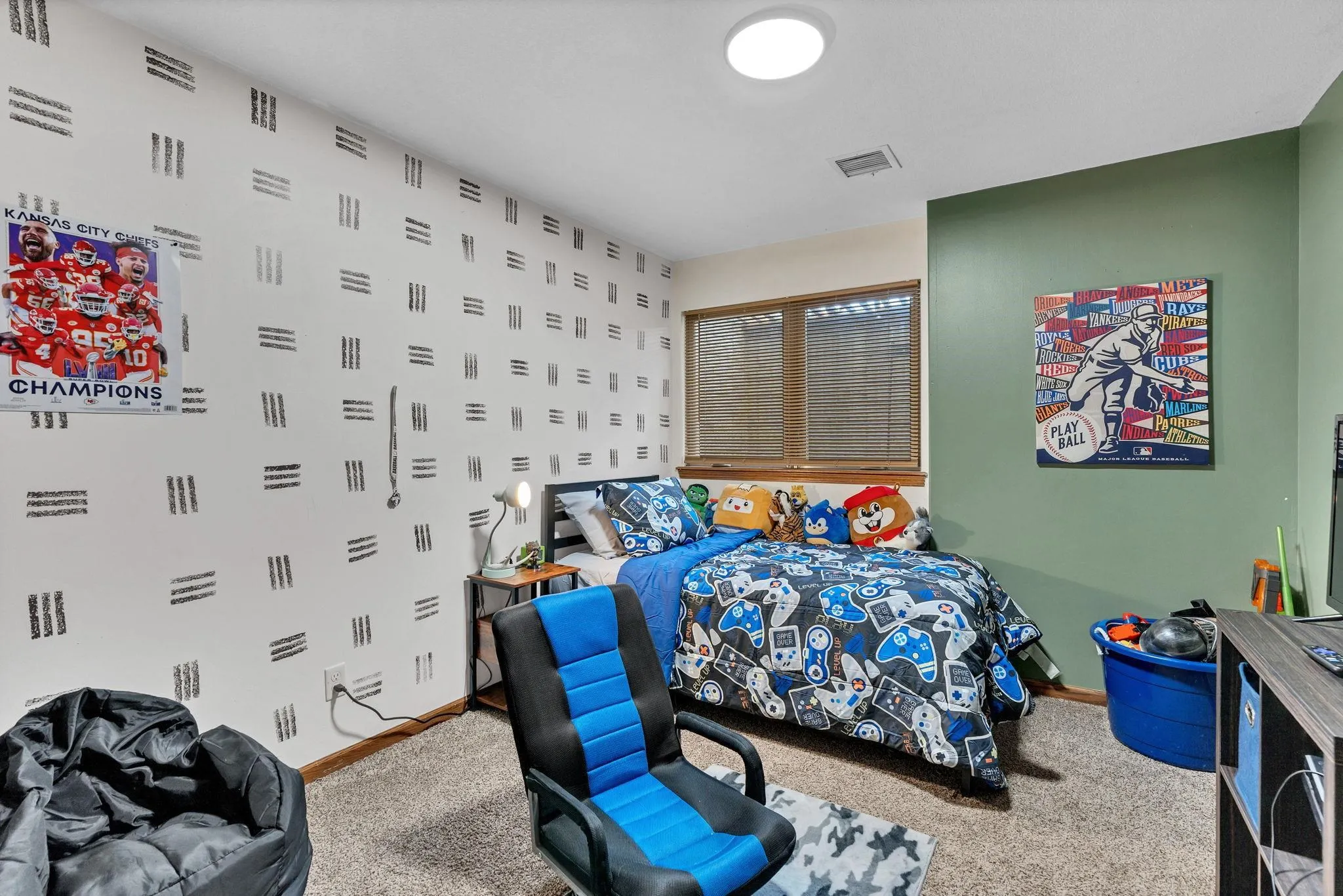 Towanda, Kansas 67144, United States, 6 Bedrooms Bedrooms, ,4 BathroomsBathrooms,Residential,Active,181914