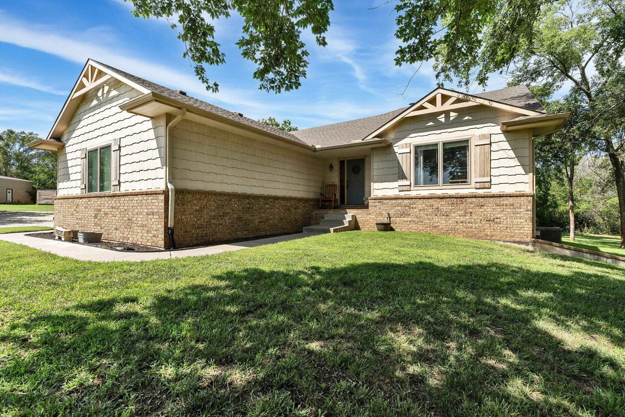 Towanda, Kansas 67144, United States, 6 Bedrooms Bedrooms, ,4 BathroomsBathrooms,Residential,Active,181914