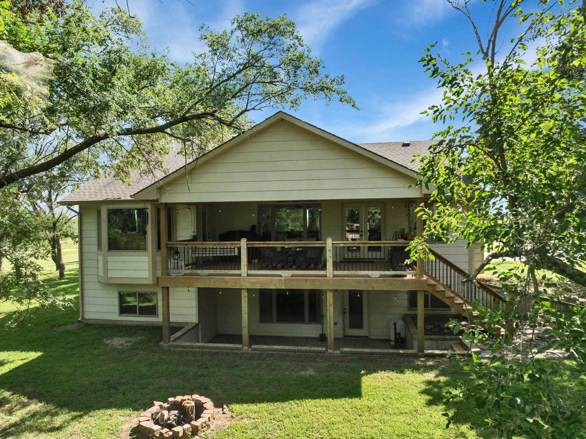 Towanda, Kansas 67144, United States, 6 Bedrooms Bedrooms, ,4 BathroomsBathrooms,Residential,Active,181914