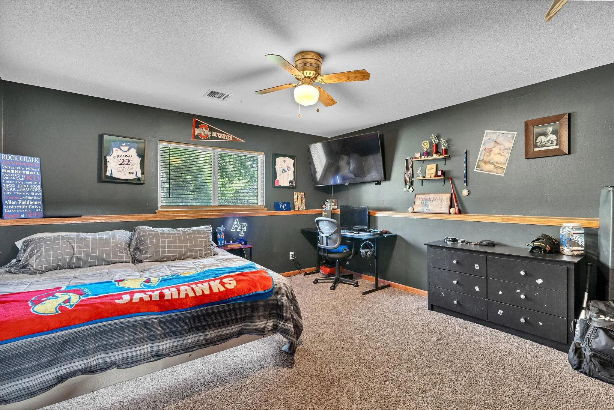 Towanda, Kansas 67144, United States, 6 Bedrooms Bedrooms, ,4 BathroomsBathrooms,Residential,Active,181914