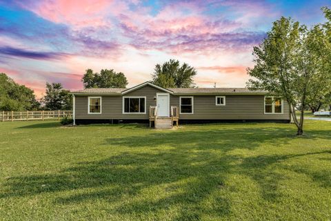 Mobile Home For Sale - 14931 SW 158th Ter<br/> Rose Hill, KS 67133