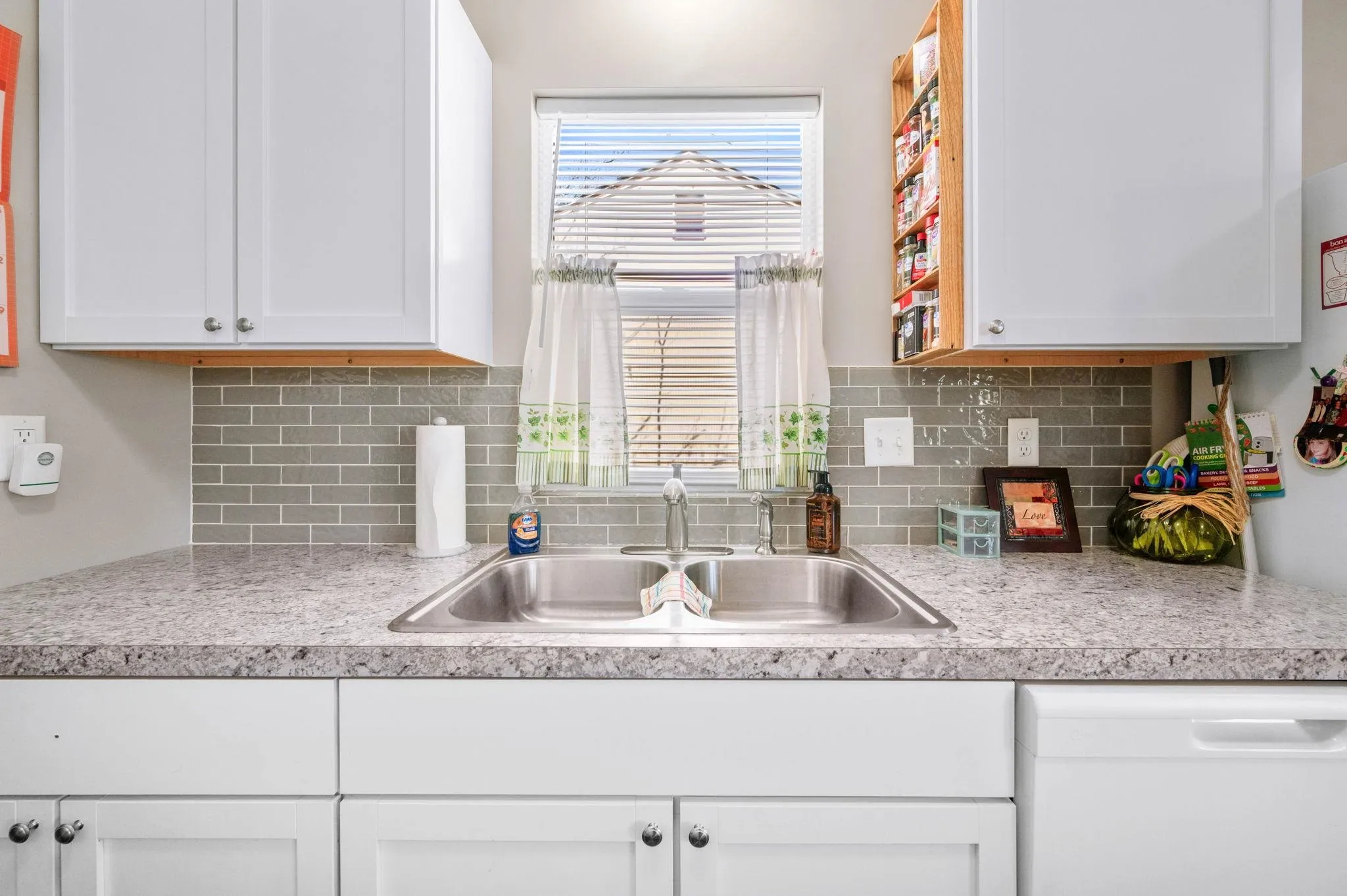 Wichita, Kansas 67213, United States, 3 Bedrooms Bedrooms, ,1 BathroomBathrooms,Residential,Active,96794