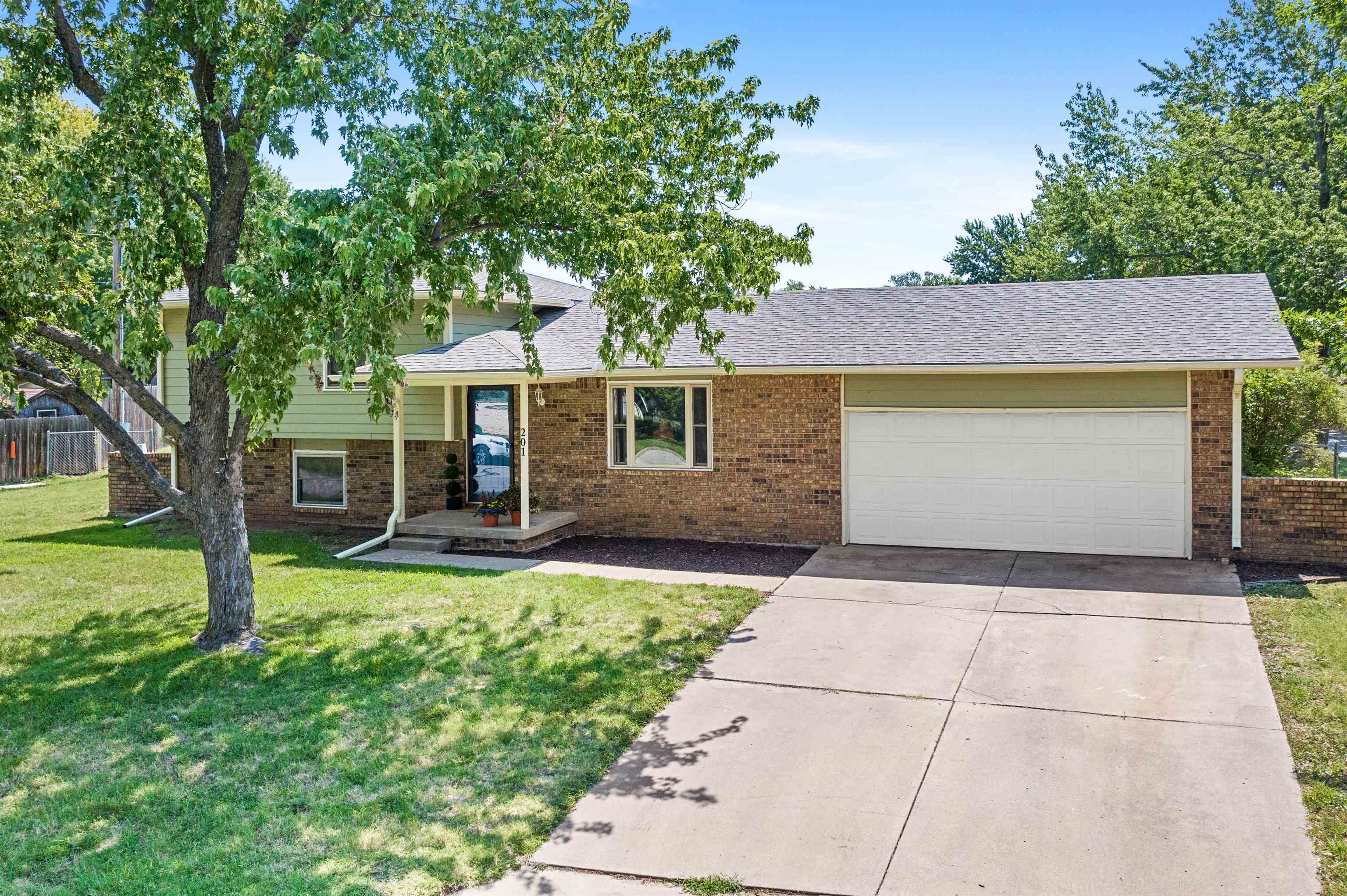 201 Janet Ave, Clearwater, Kansas image 3