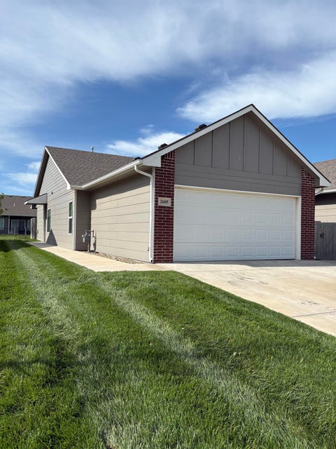 Townhouse For Sale - 2605 W 55th St N St<br/> Wichita, KS 67204