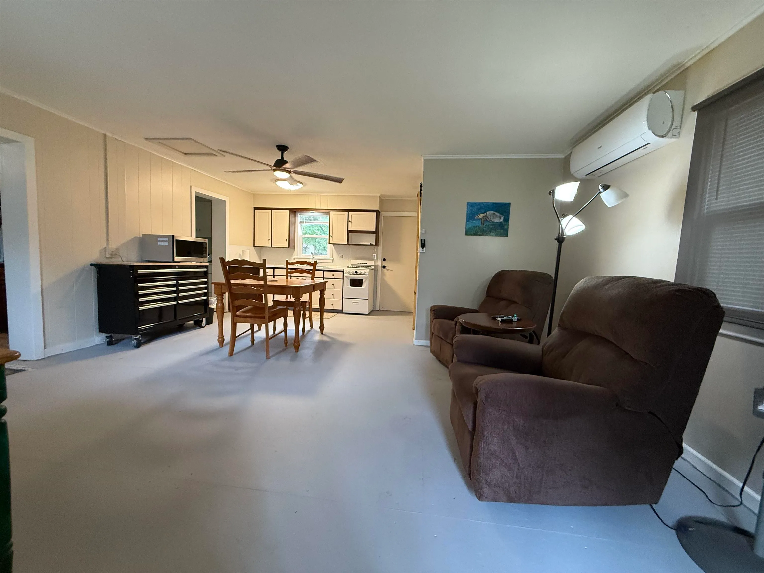 Winfield, Kansas 67156, United States, 1 Bedroom Bedrooms, ,1 BathroomBathrooms,Residential,Active,224709