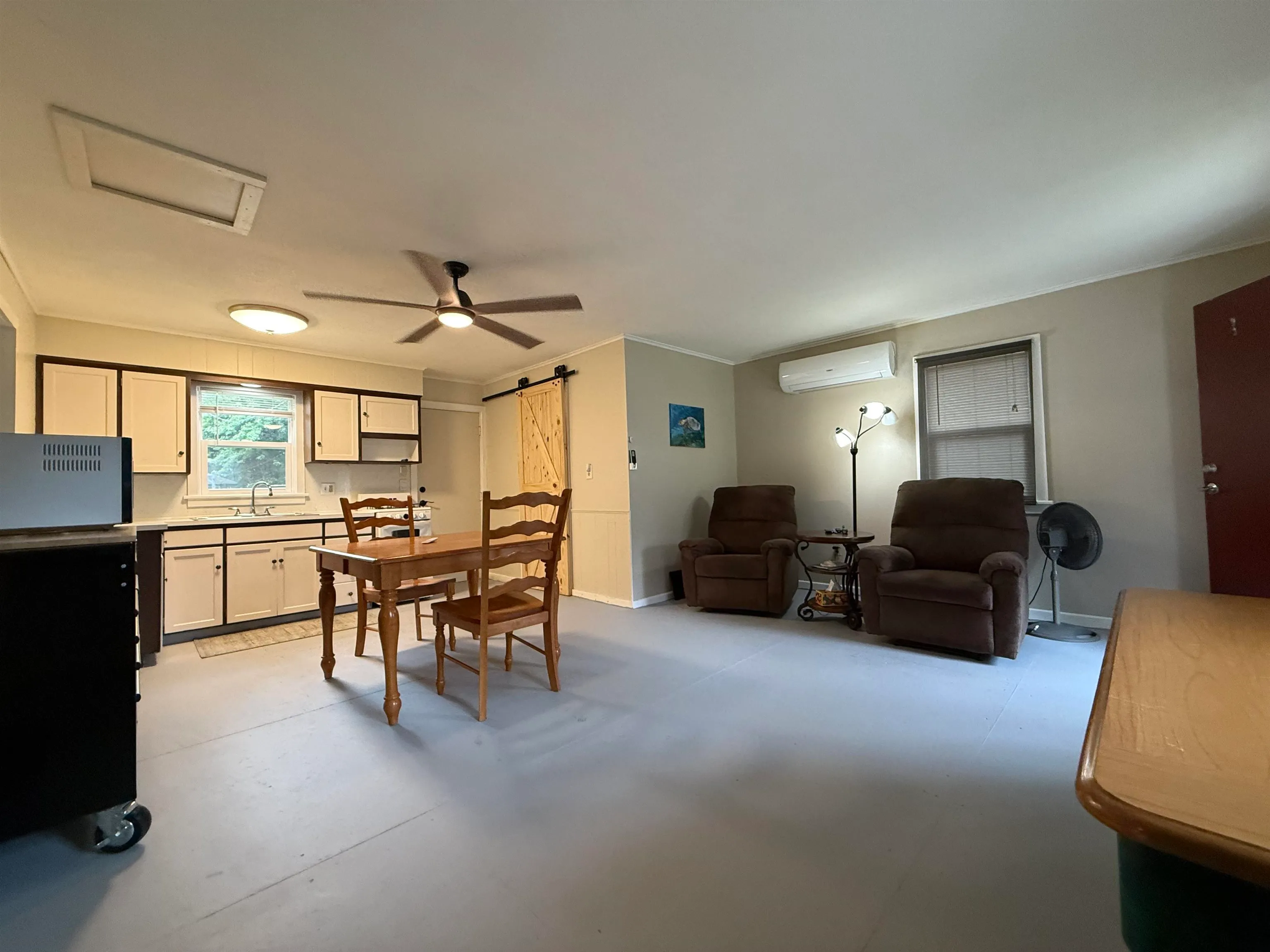 Winfield, Kansas 67156, United States, 1 Bedroom Bedrooms, ,1 BathroomBathrooms,Residential,Active,224709