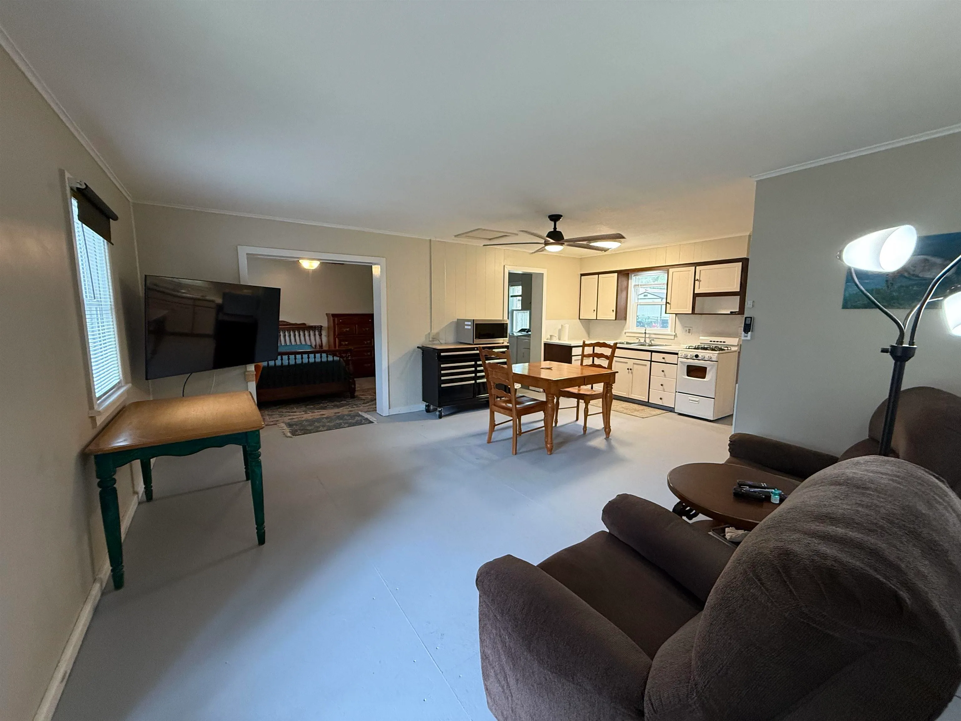 Winfield, Kansas 67156, United States, 1 Bedroom Bedrooms, ,1 BathroomBathrooms,Residential,Active,224709