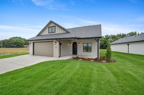 Homes For Sale - 6134 N Hiebert Dr<br/> Park City, KS 67219