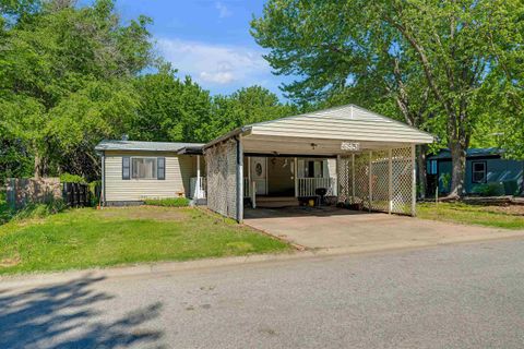Mobile Home For Sale - 4851 S Bluff St<br/> Sedgwick County, Wichita, KS 67210
