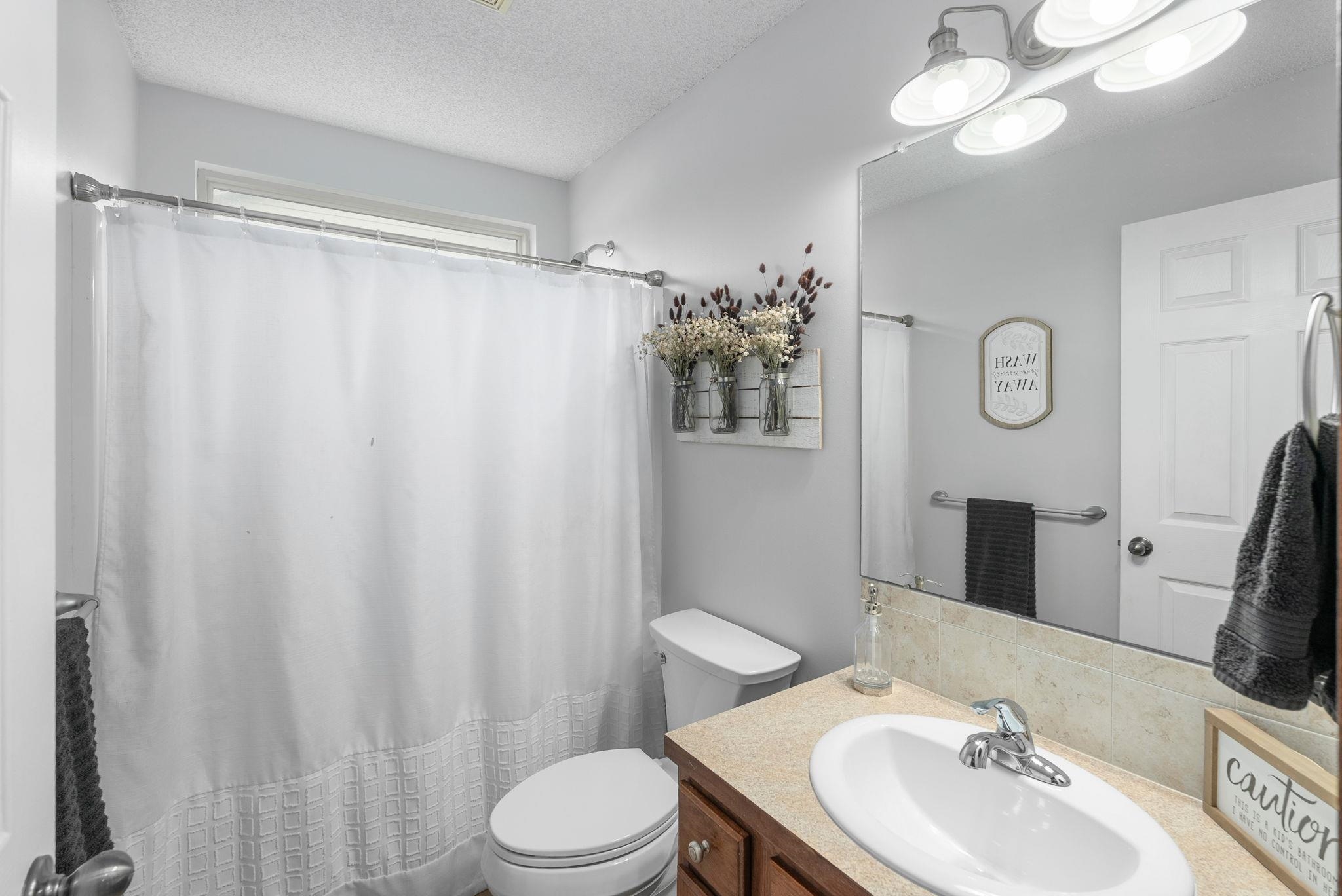 8306 W Candlewood Cir, Wichita, Kansas image 12
