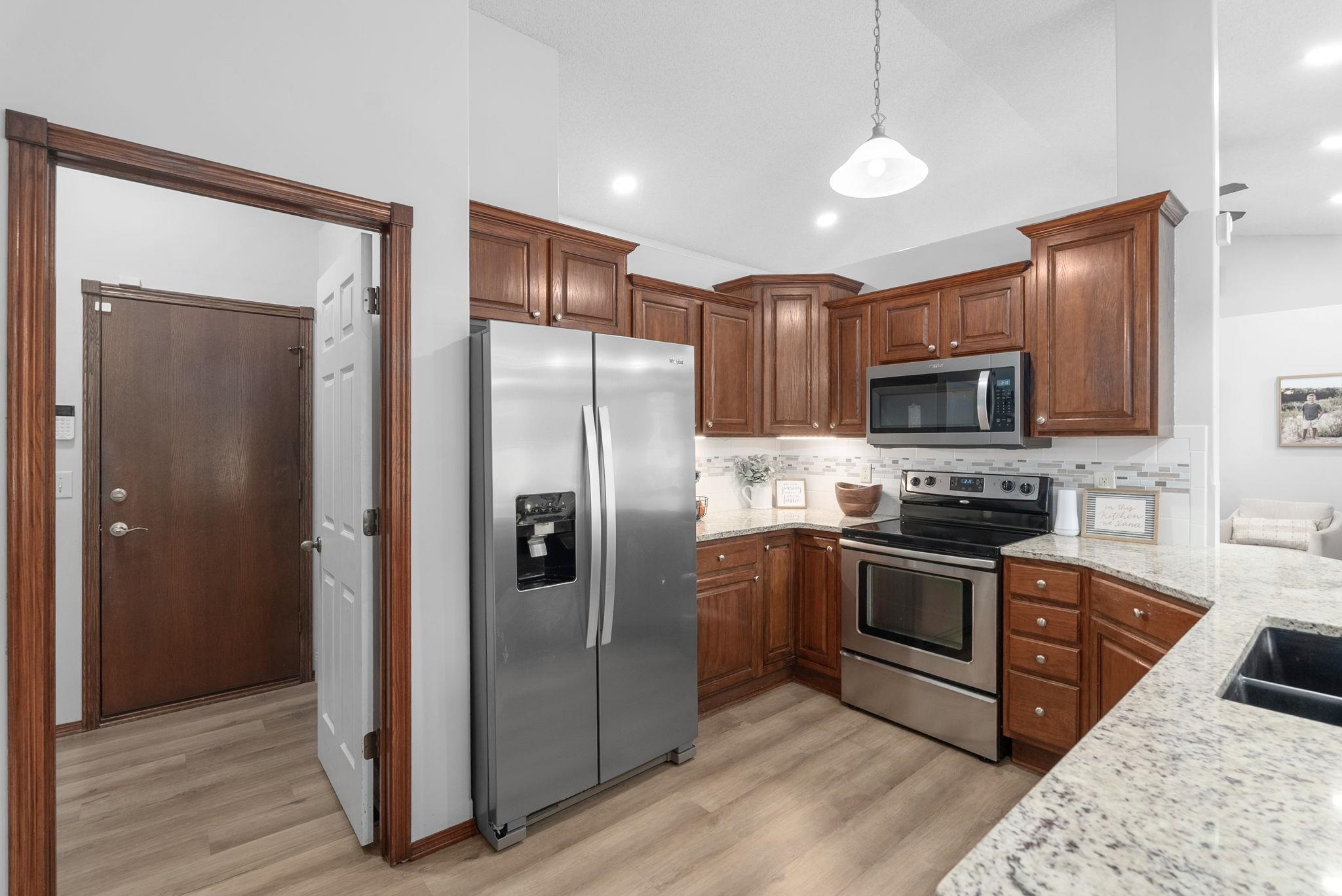 8306 W Candlewood Cir, Wichita, Kansas image 5