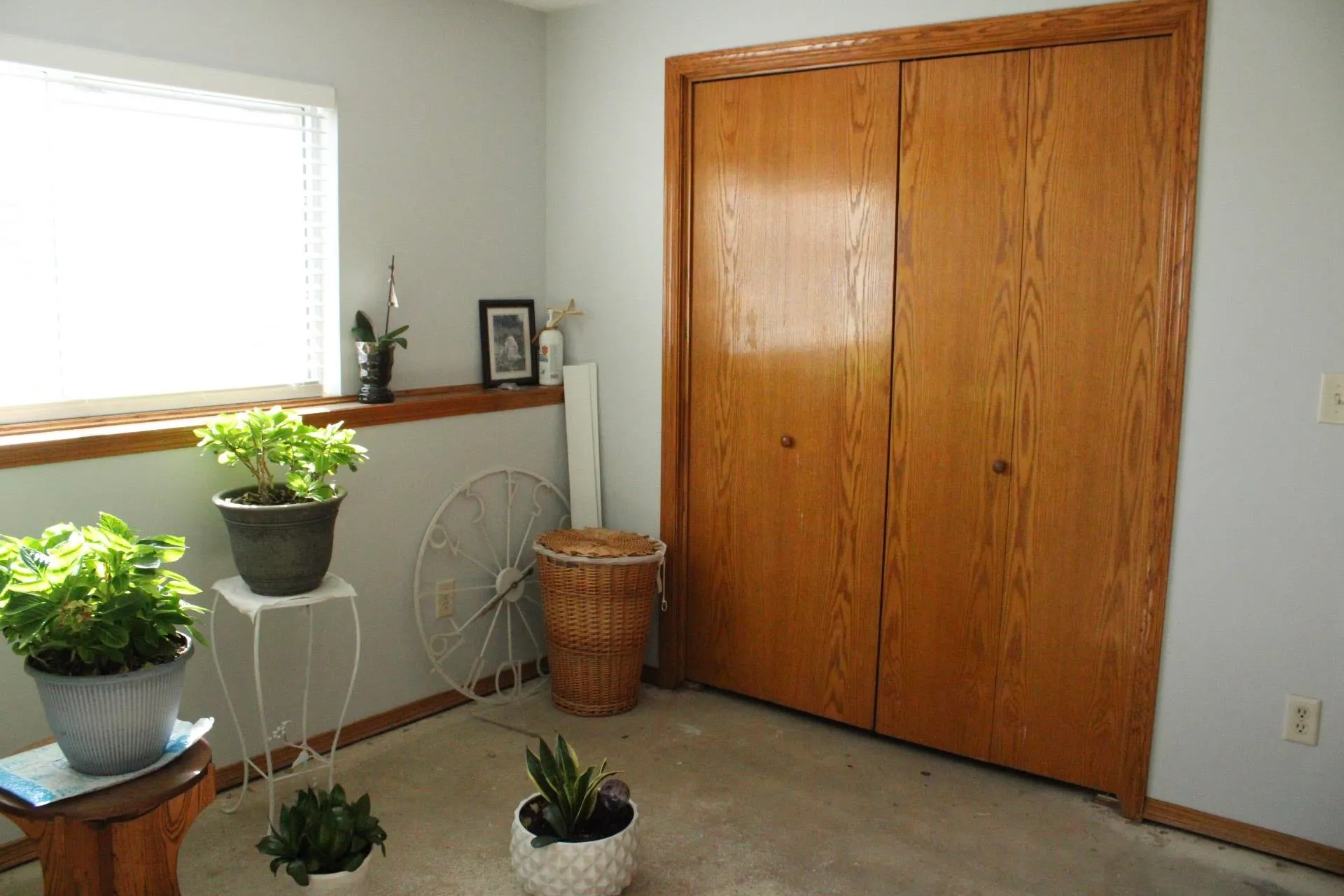 Wichita, Kansas 67215, United States, 3 Bedrooms Bedrooms, ,2 BathroomsBathrooms,Residential,Pending,34320