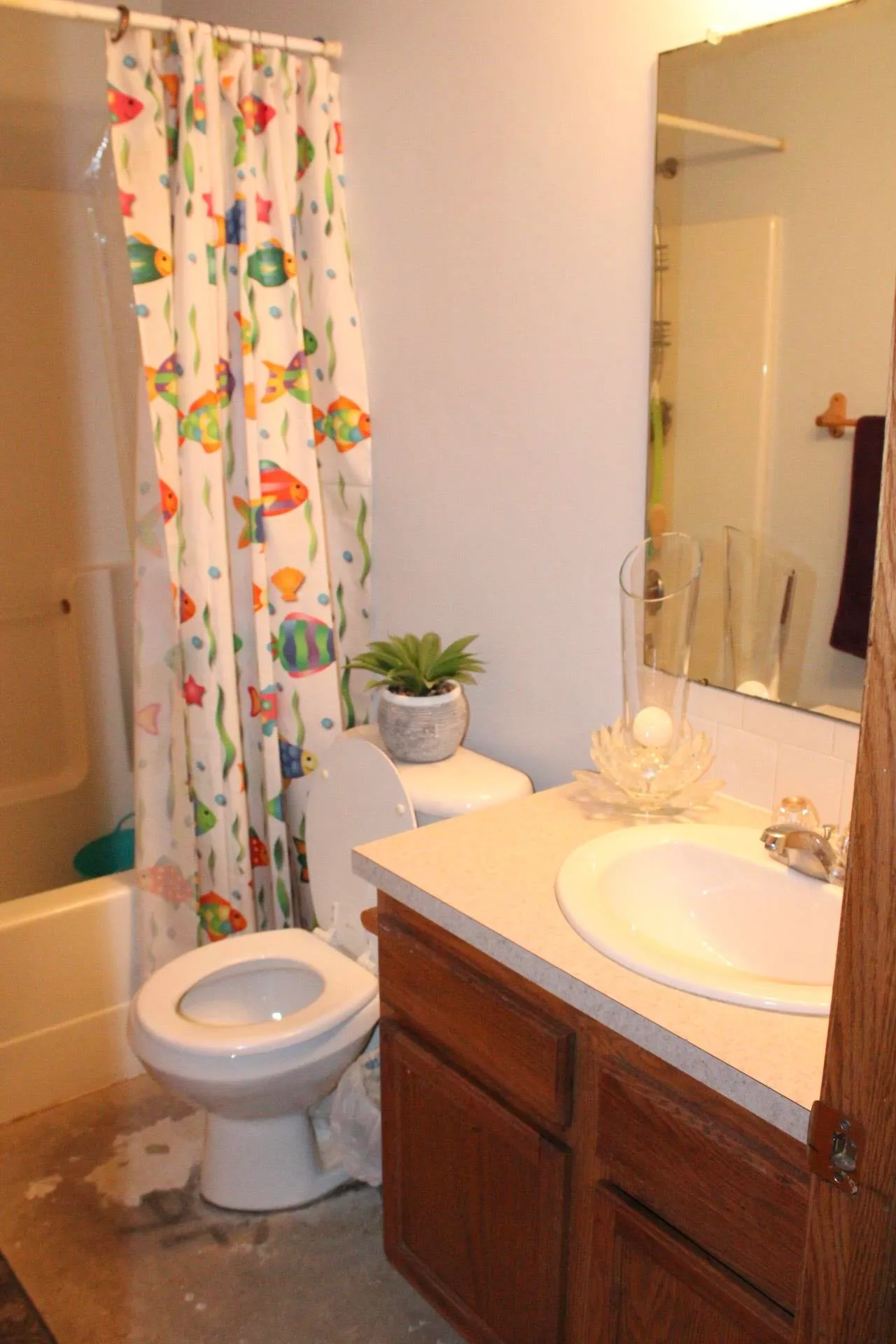 Wichita, Kansas 67215, United States, 3 Bedrooms Bedrooms, ,2 BathroomsBathrooms,Residential,Pending,34320