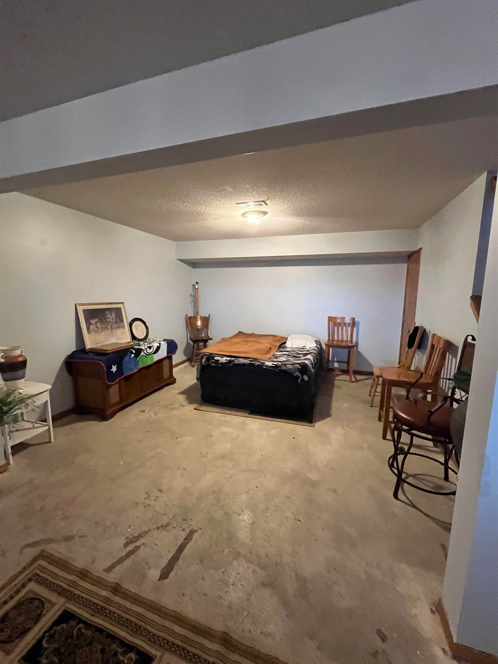 Wichita, Kansas 67215, United States, 3 Bedrooms Bedrooms, ,2 BathroomsBathrooms,Residential,Pending,34320