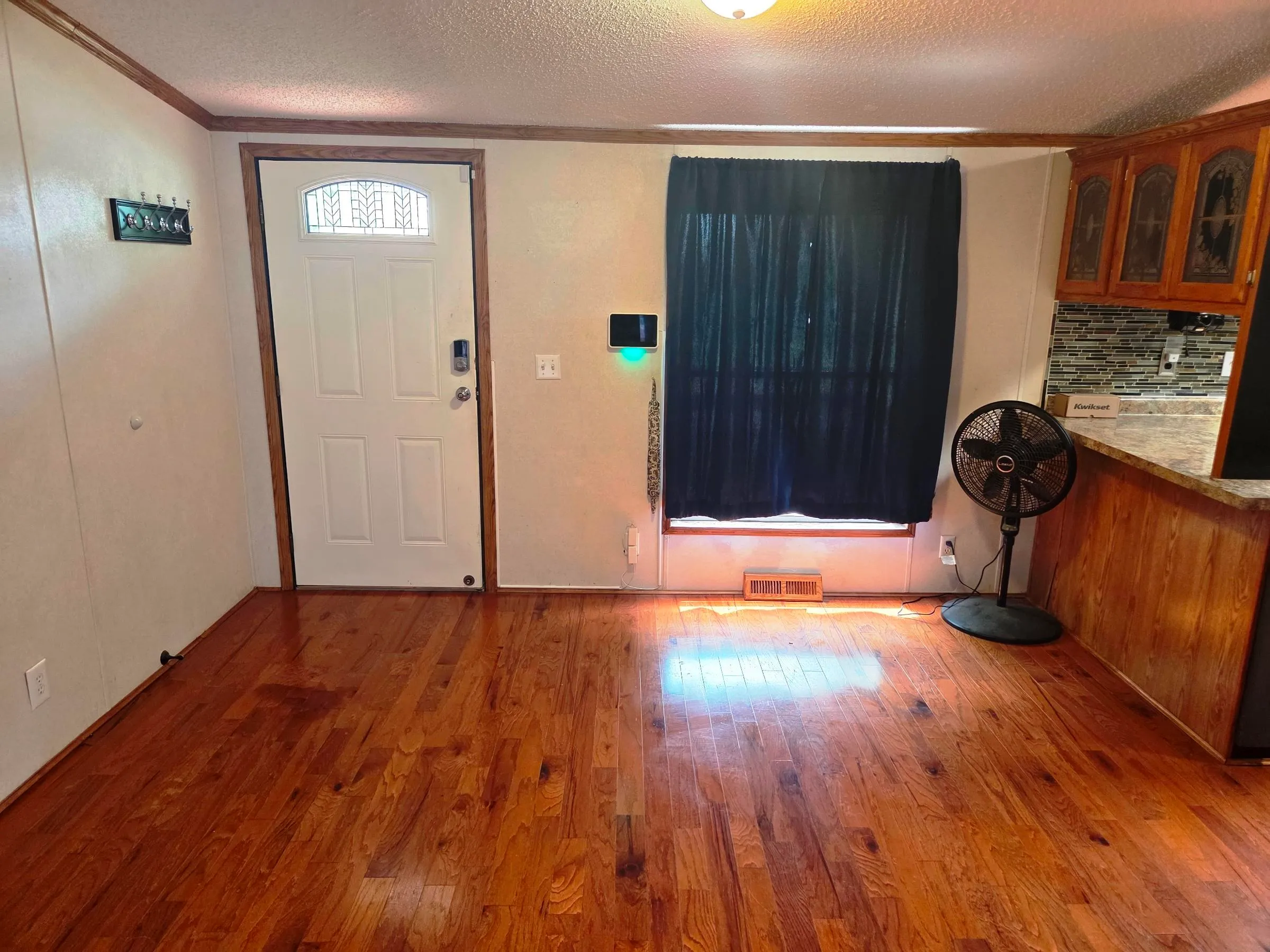 Newton, Kansas 67114, United States, 4 Bedrooms Bedrooms, ,3 BathroomsBathrooms,Residential,Active,149803