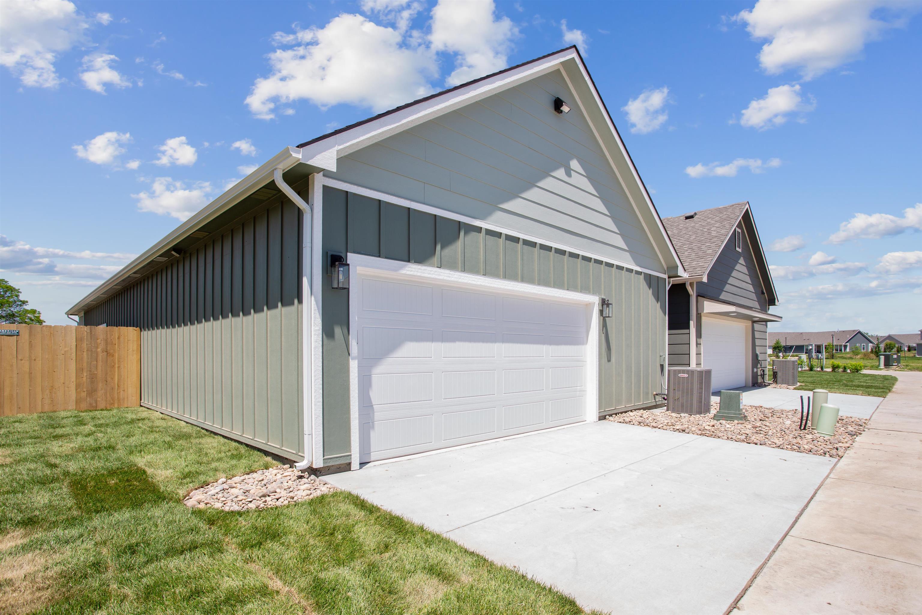 417 E Lexington Ln, Andover, Kansas image 3