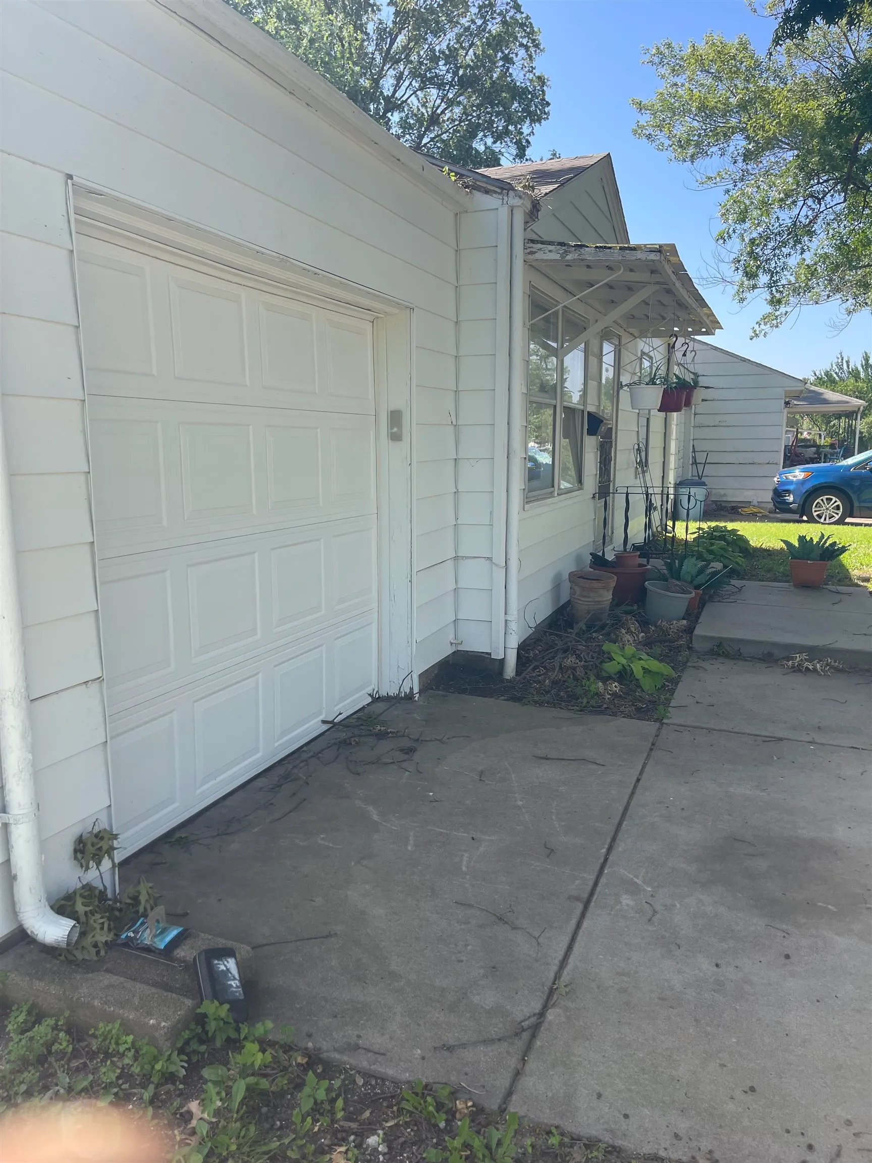 Wichita, Kansas 67218, United States, 2 Bedrooms Bedrooms, ,1 BathroomBathrooms,Residential,Pending,155848