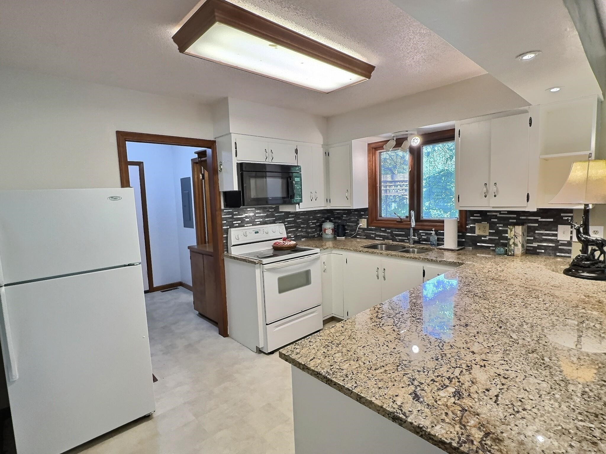 3209 Royer West Dr, Newton, Kansas image 6