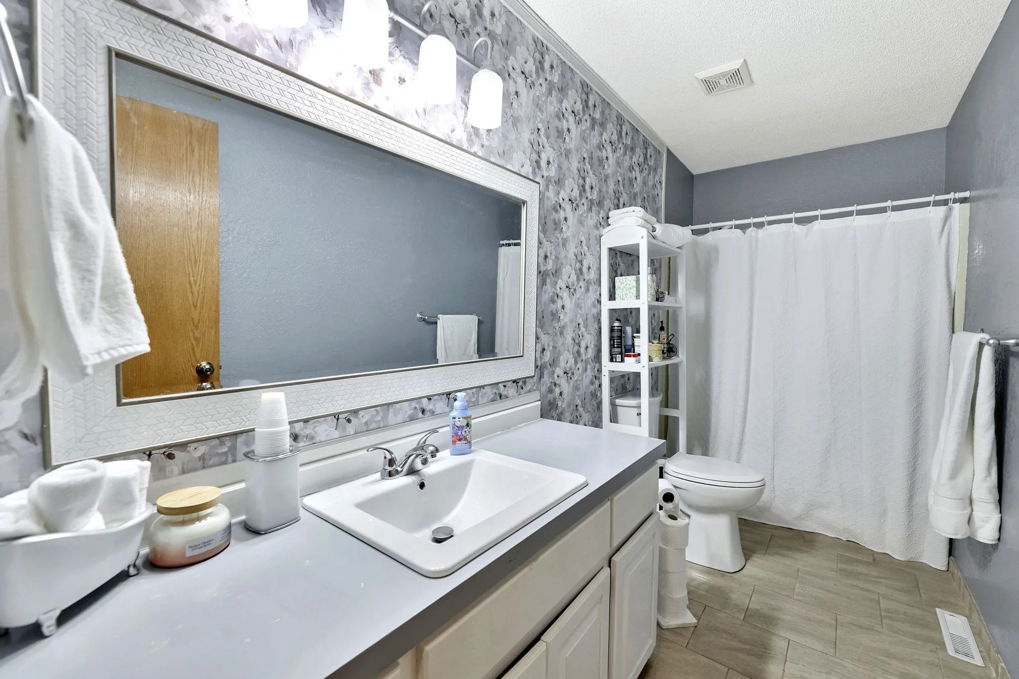 Goddard, Kansas 67052, United States, 4 Bedrooms Bedrooms, ,3 BathroomsBathrooms,Residential,Active,116393