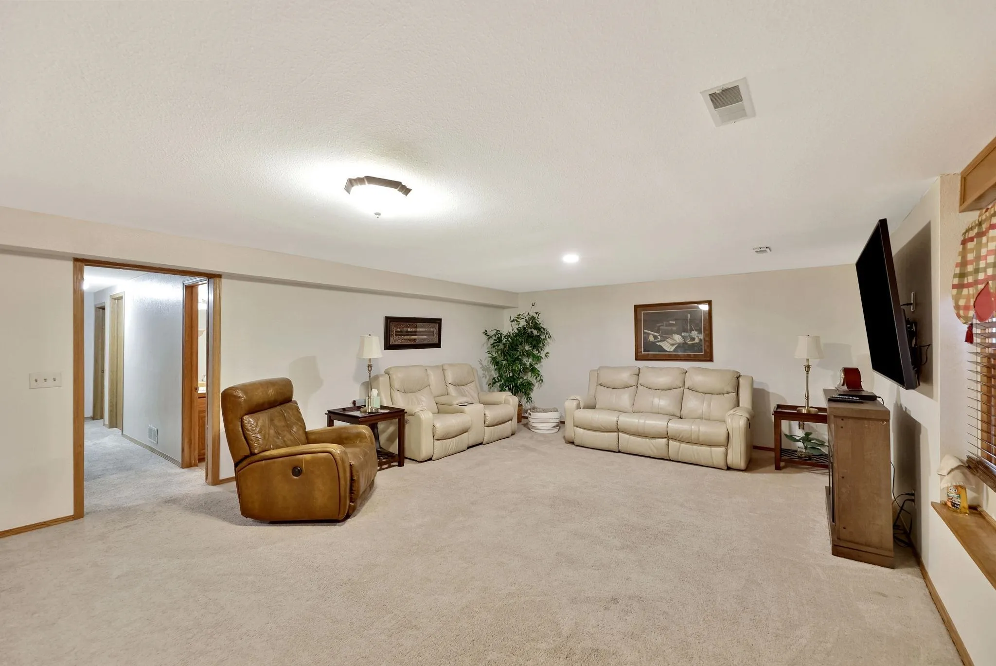 Goddard, Kansas 67052, United States, 4 Bedrooms Bedrooms, ,3 BathroomsBathrooms,Residential,Active,116393